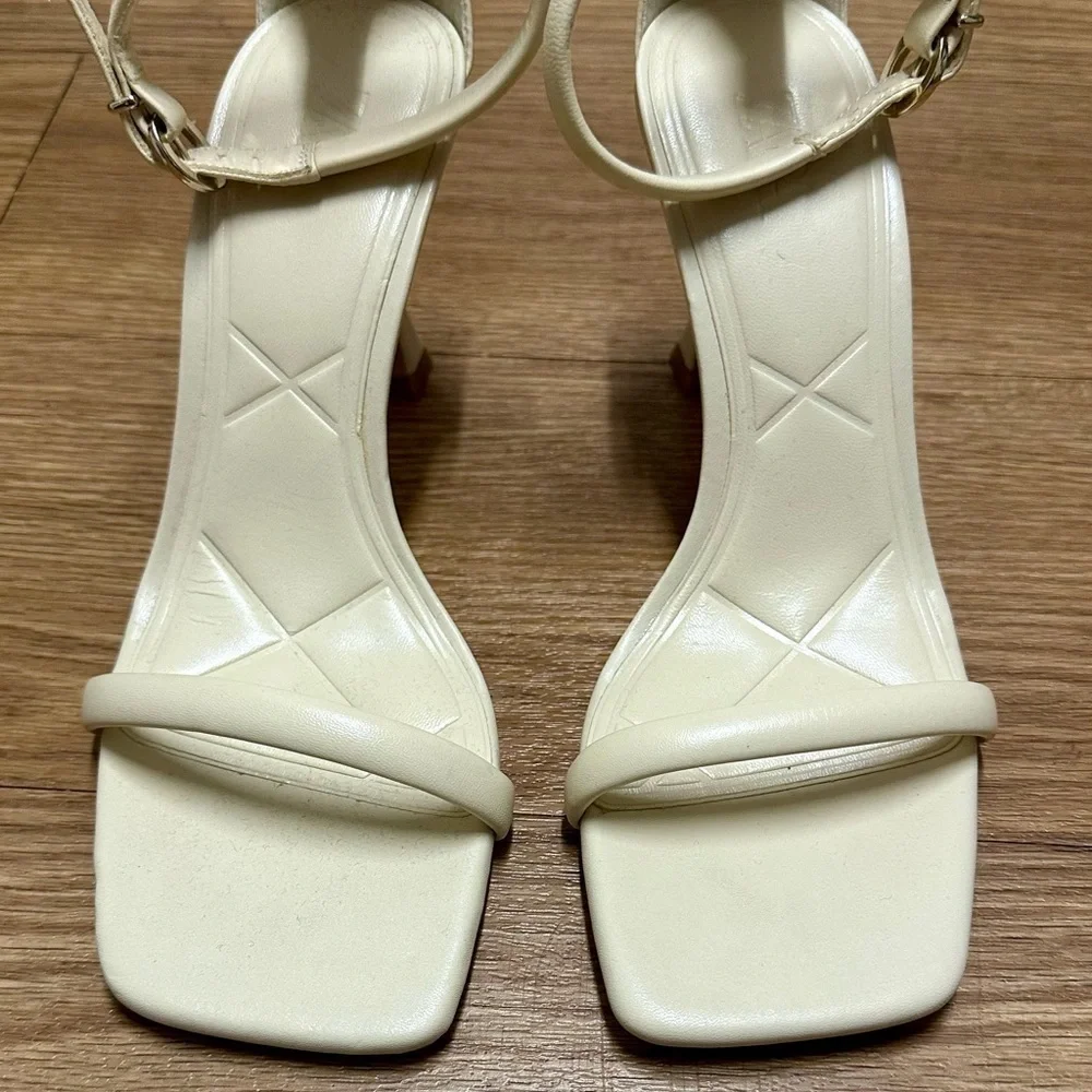 ZARA Beige Sandals - Picture 4 of 11